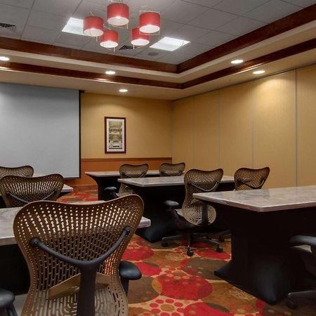 Hilton Garden Inn Milwaukee Airport Zakenleven foto
