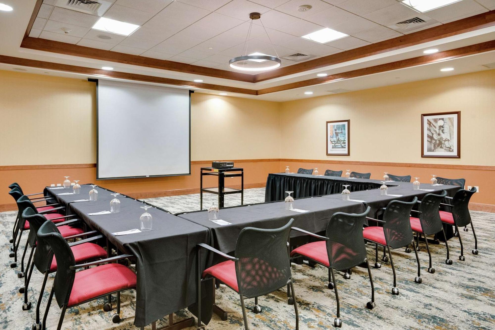 Hilton Garden Inn Milwaukee Airport Buitenkant foto