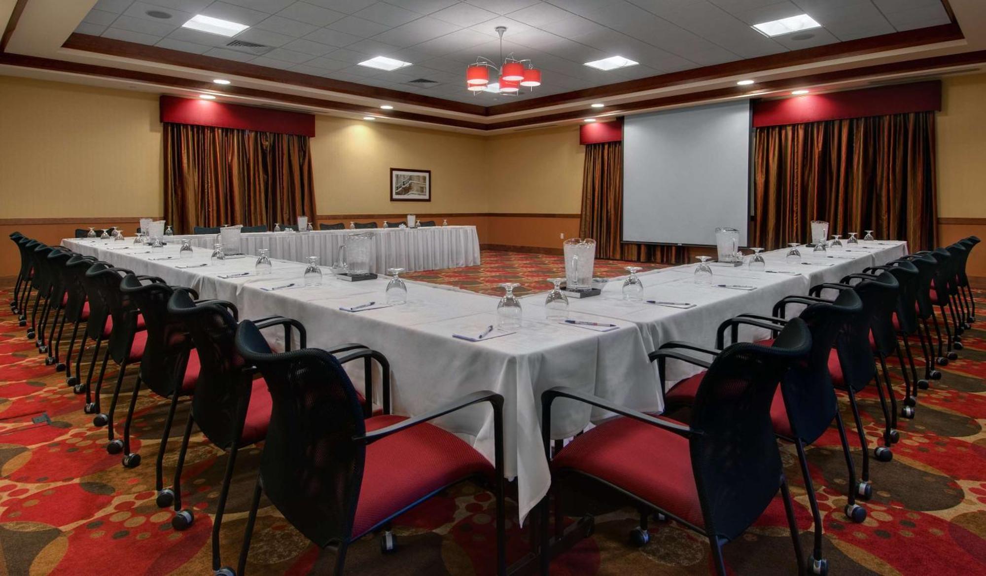 Hilton Garden Inn Milwaukee Airport Zakenleven foto