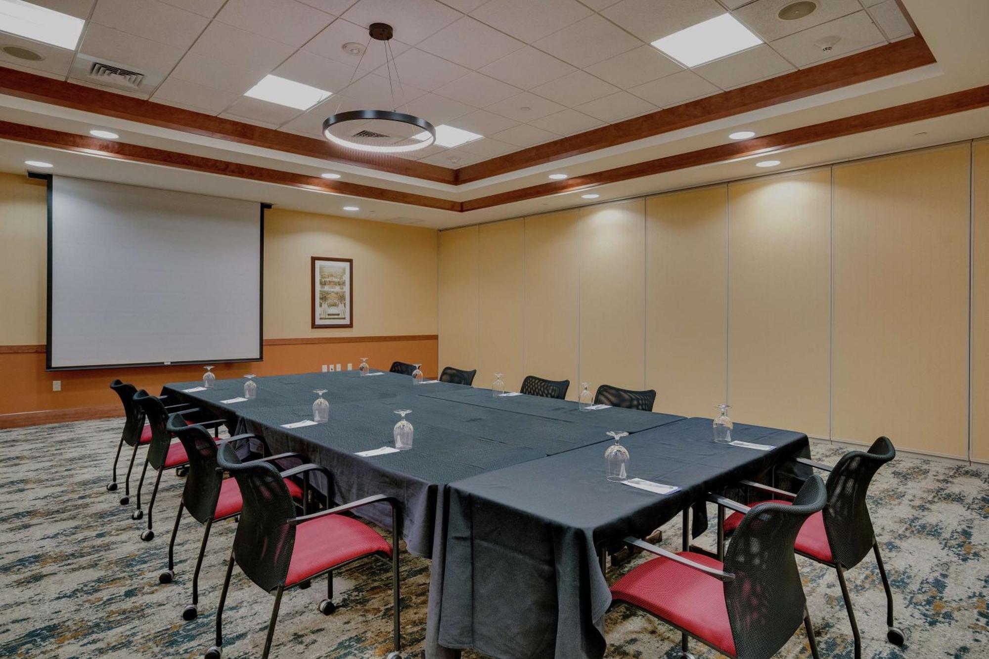 Hilton Garden Inn Milwaukee Airport Buitenkant foto